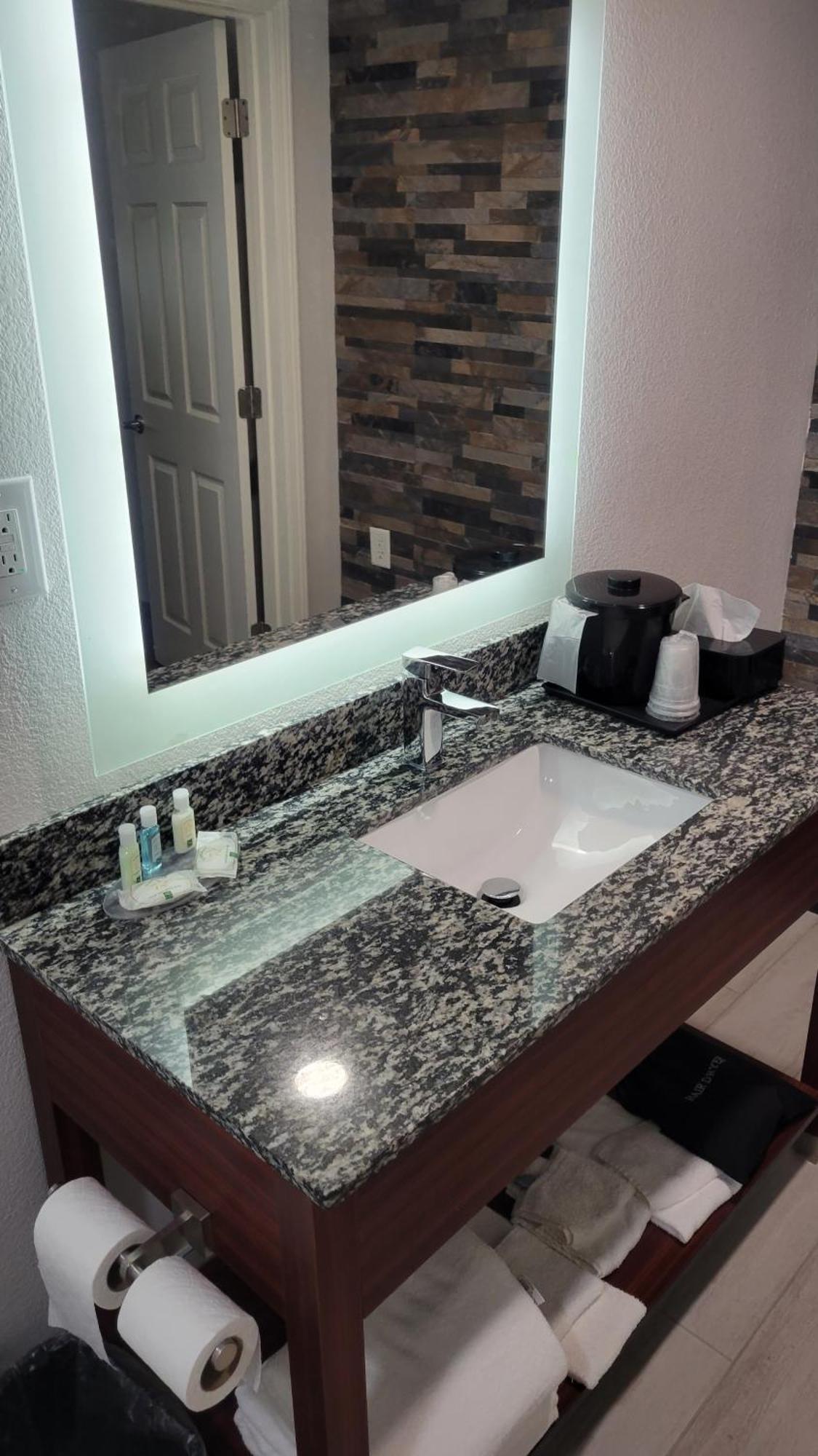 Quality Inn Forsyth Near Ga Public Safety Training Center Экстерьер фото