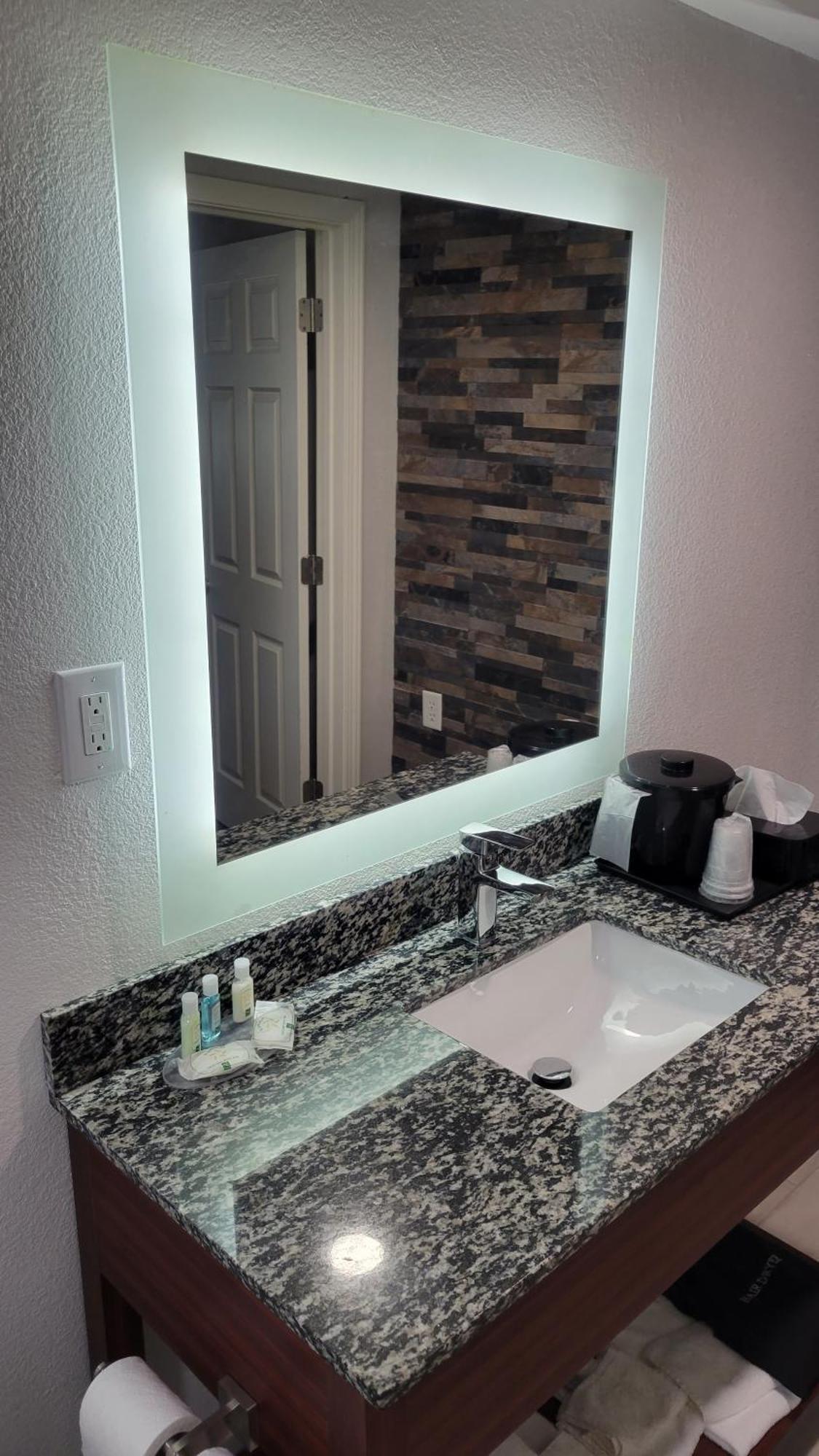 Quality Inn Forsyth Near Ga Public Safety Training Center Экстерьер фото