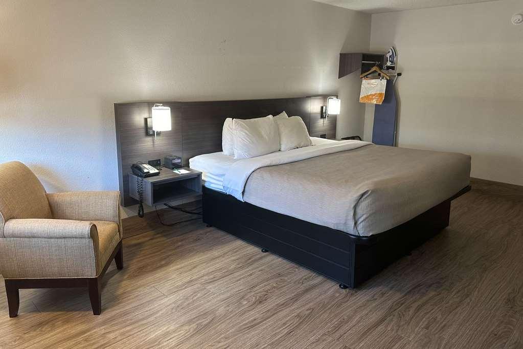Quality Inn Forsyth Near Ga Public Safety Training Center Номер фото