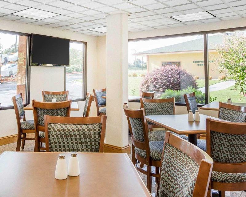 Quality Inn Forsyth Near Ga Public Safety Training Center Экстерьер фото